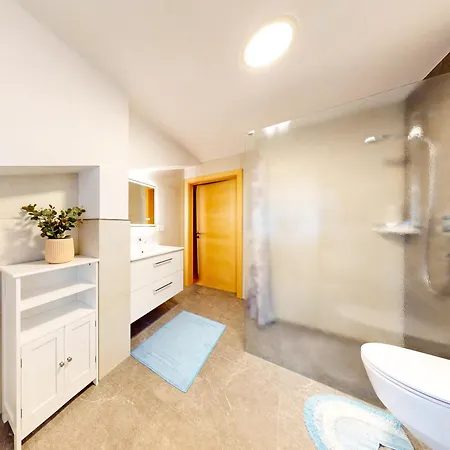Elisabeth Apartment *